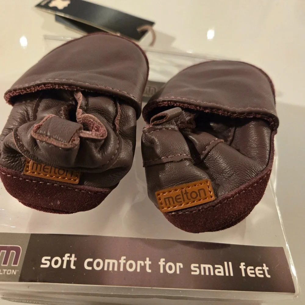 Melton Soft Leather Baby Shoes Eggplant– Elastic Ankle, Size 0-6‎ Months NEW